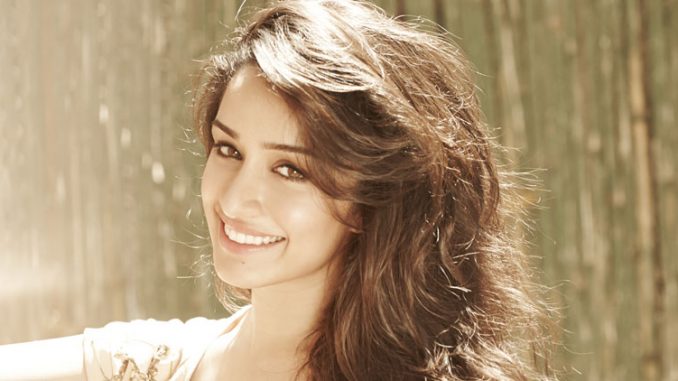Shraddha Kapoor is having a blast shooting in Delhi